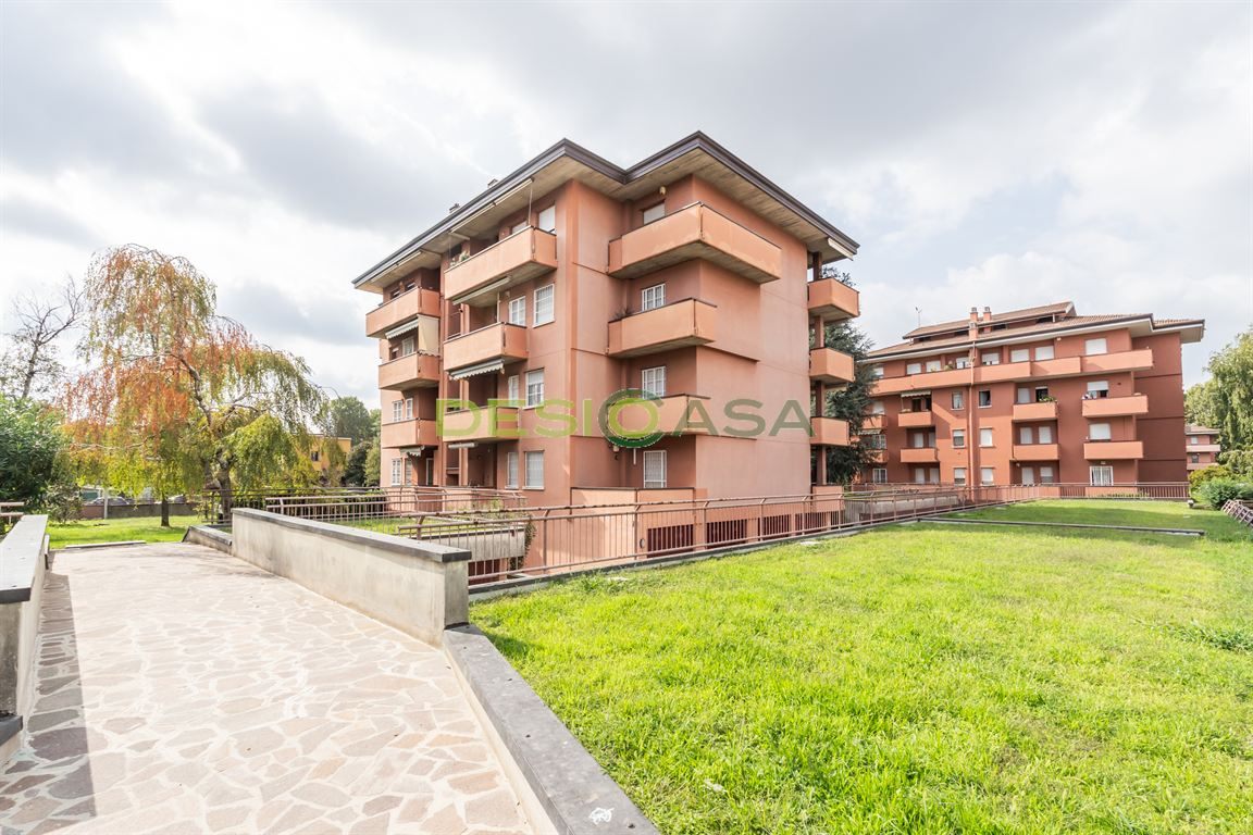 TRE LOCALI CON DOPPI SERVIZI, CANTINA E BOX